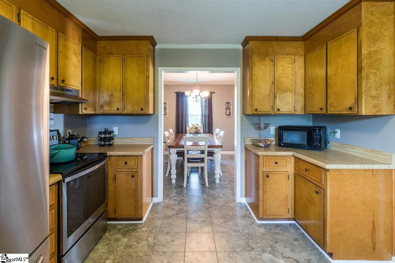 3812 Jug Factory Road Greer, SC 29651 - Photo 6 of 36