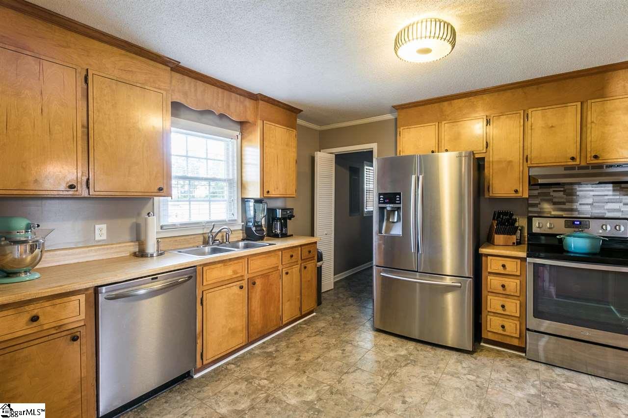 3812 Jug Factory Road Greer, SC 29651 - Photo 7 of 36