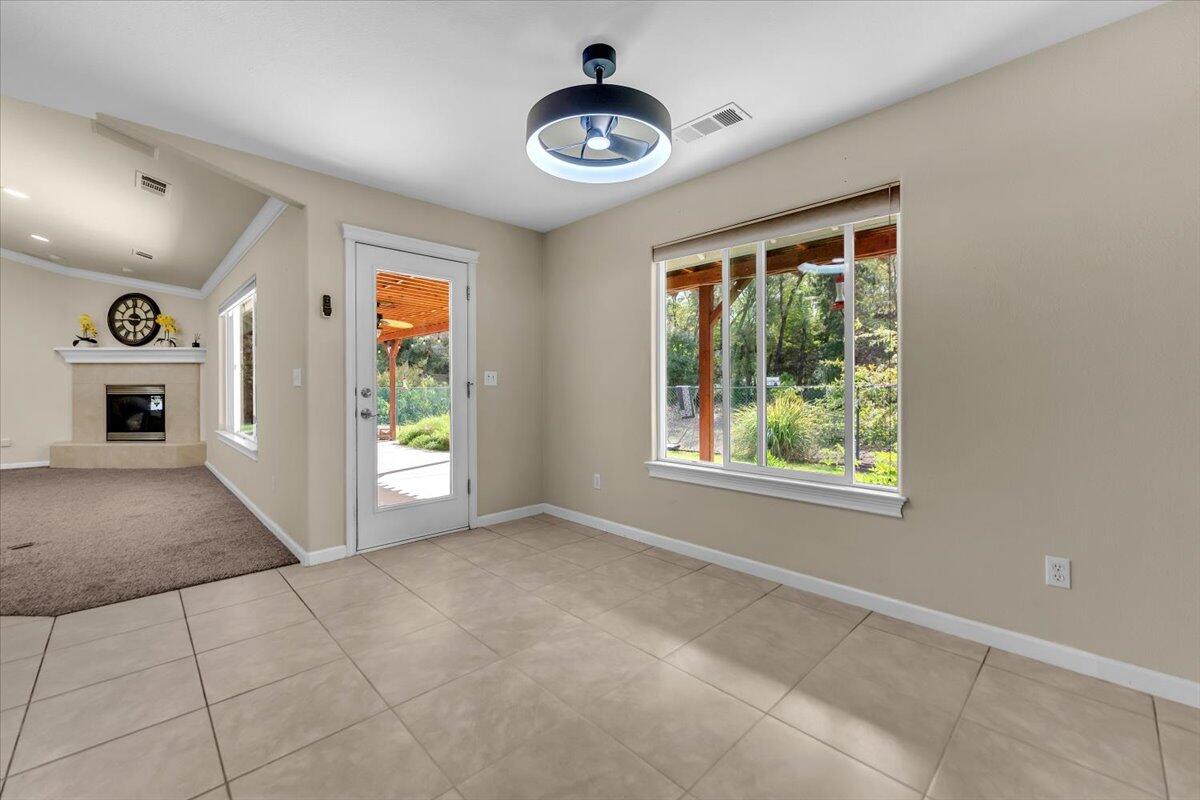 7728 Pit Road Redding, CA 96001 - Photo 12 of 32 18-DSC09344