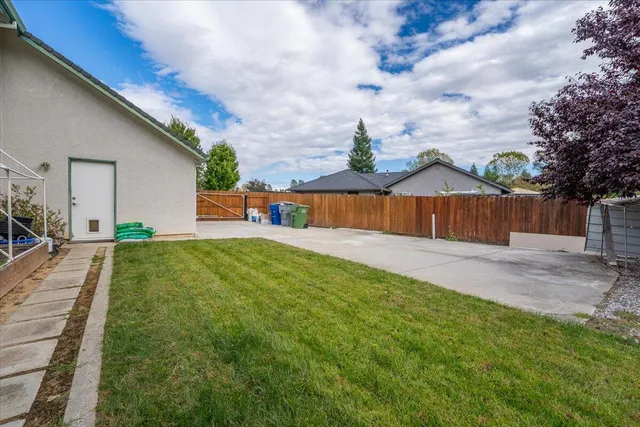 $469,000 | 7728 Pit Road, Redding, CA 96001