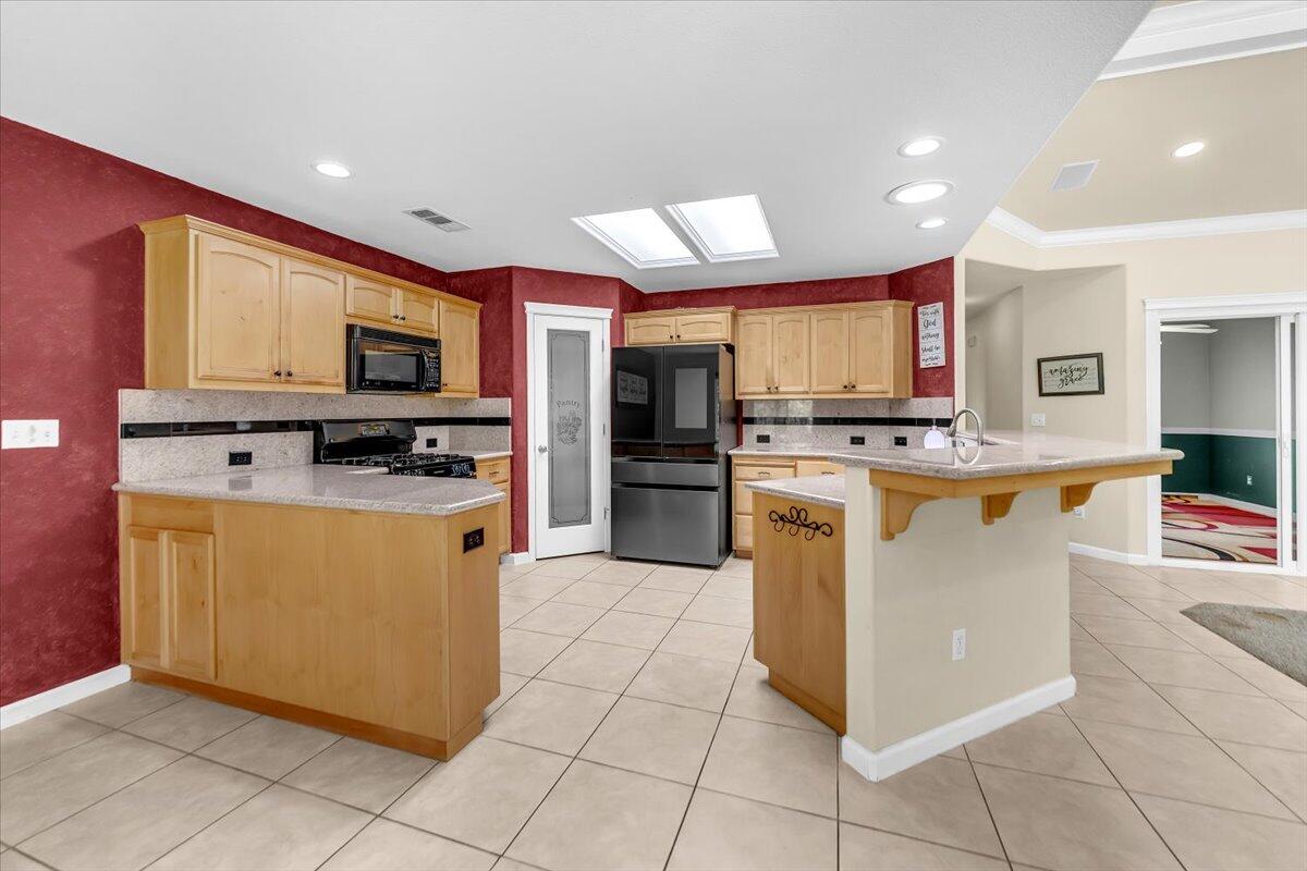 7728 Pit Road Redding, CA 96001 - Photo 8 of 32 13-DSC09347