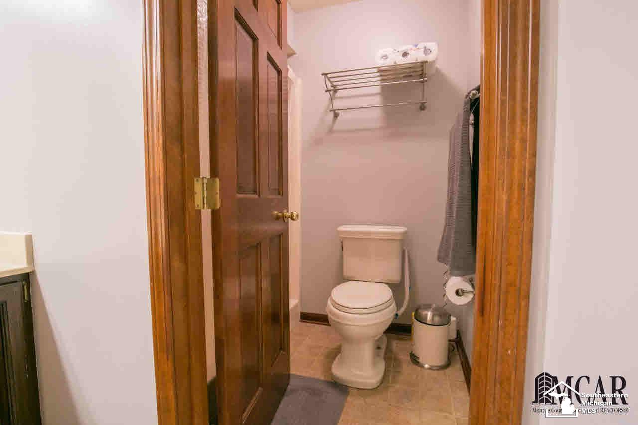 8354 Jackman Road Temperance, MI 48182 - Photo 31 of 42 21348285-30.JPG