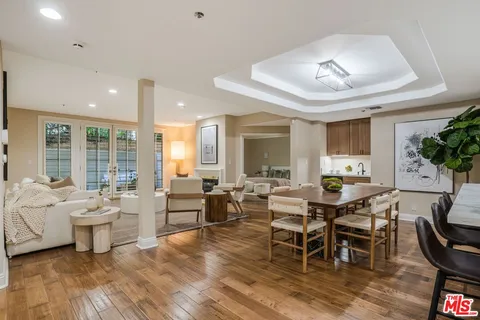 $1,395,000 | 575 South Barrington Avenue, Unit 107, Los Angeles, CA 90049
