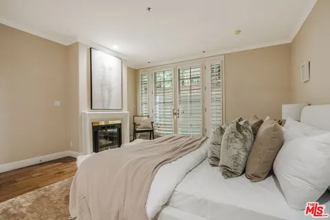 $1,395,000 | 575 South Barrington Avenue, Unit 107, Los Angeles, CA 90049