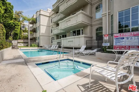 $1,395,000 | 575 South Barrington Avenue, Unit 107, Los Angeles, CA 90049