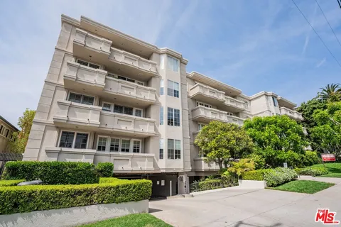 $1,395,000 | 575 South Barrington Avenue, Unit 107, Los Angeles, CA 90049