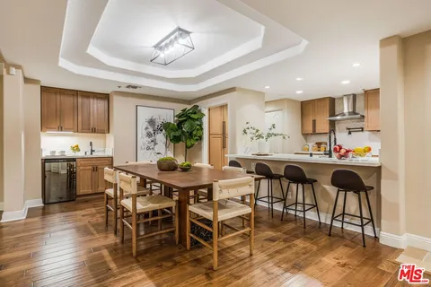 $1,395,000 | 575 South Barrington Avenue, Unit 107, Los Angeles, CA 90049