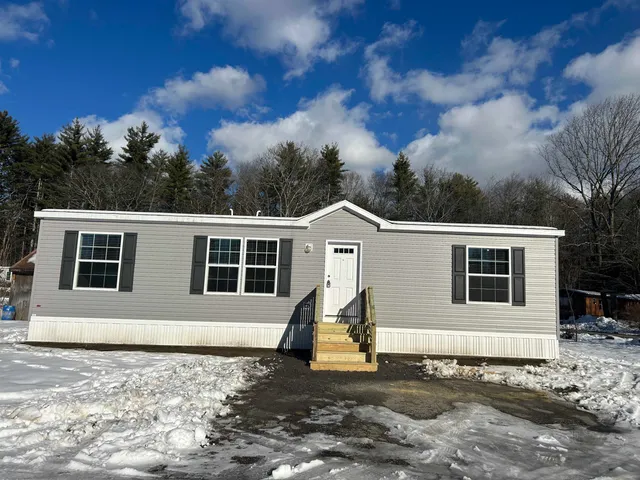 $249,900 | 11 Country Ridge Park, Rochester, NH 03867