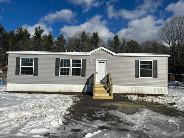 $249,900 | 11 Country Ridge Park, Rochester, NH 03867