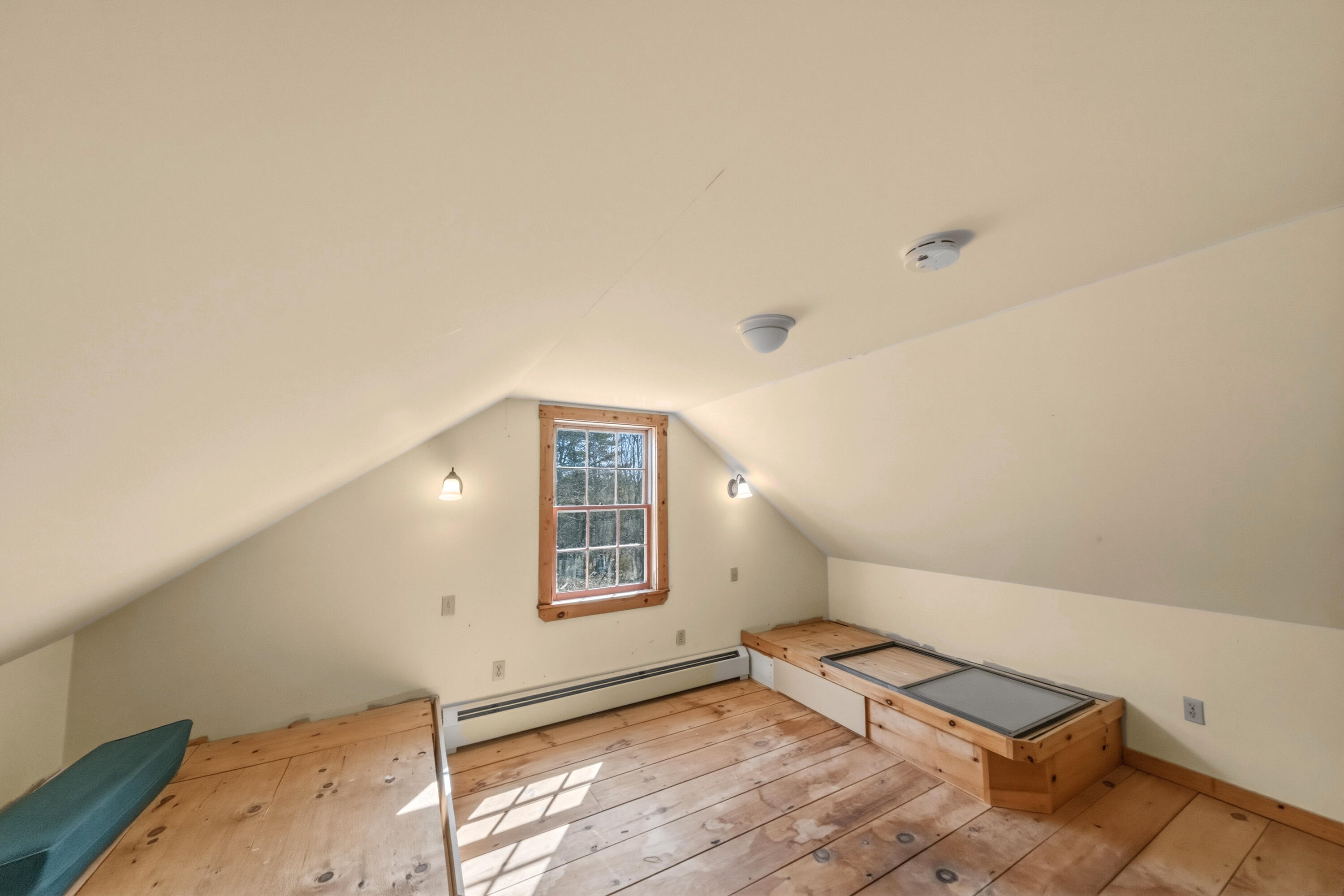 175 Quarry Road Waldoboro, ME 04572 - Photo 55 of 103 rear loft
