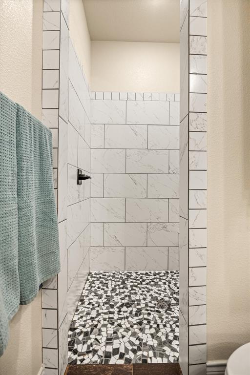 100 Knob Road Springtown, TX 76082 - Photo 22 of 29 a bathroom with a shower