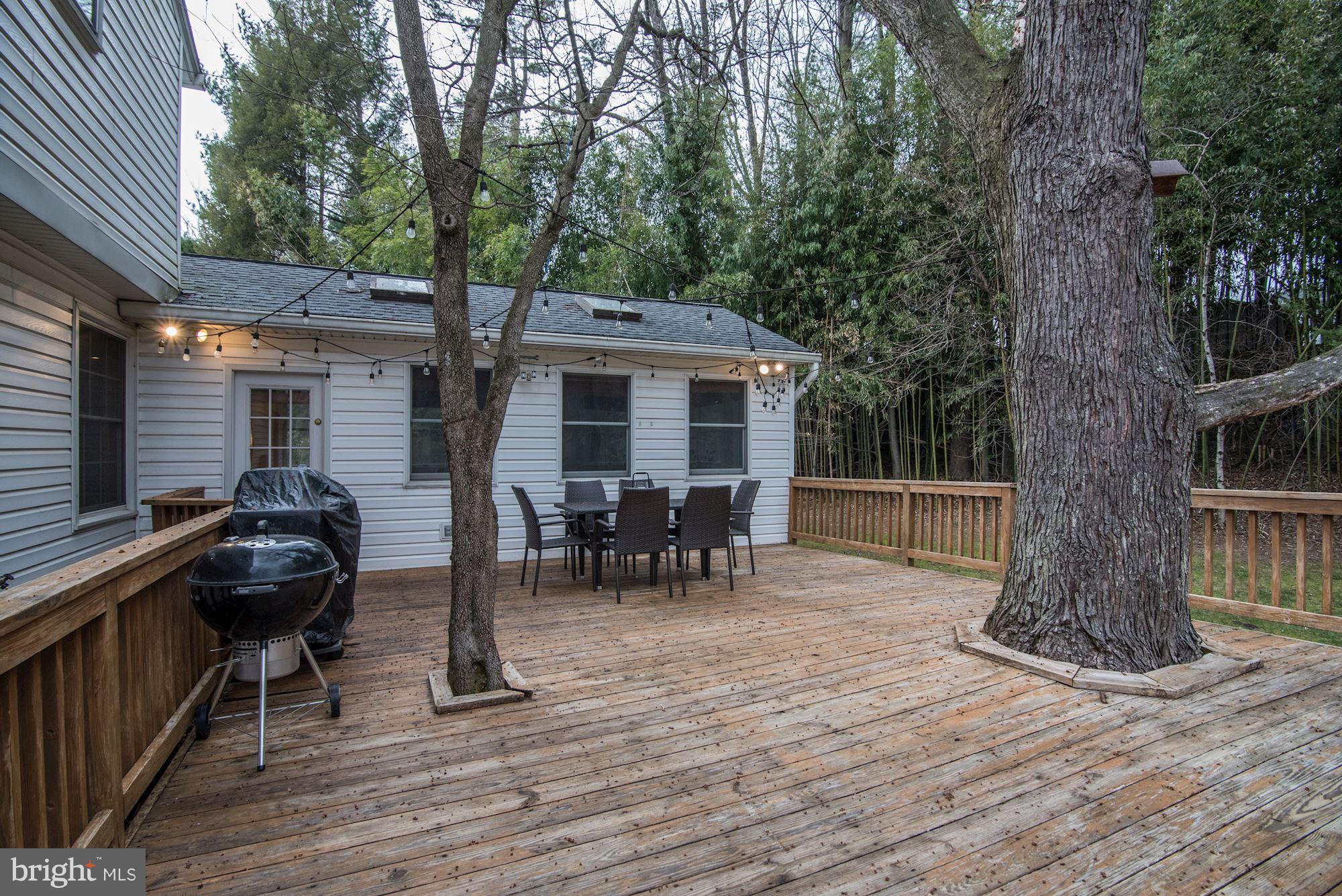 1805 Queensguard Road Silver Spring, MD 20906 - Photo 22 of 24 Deck "made for entertaining"