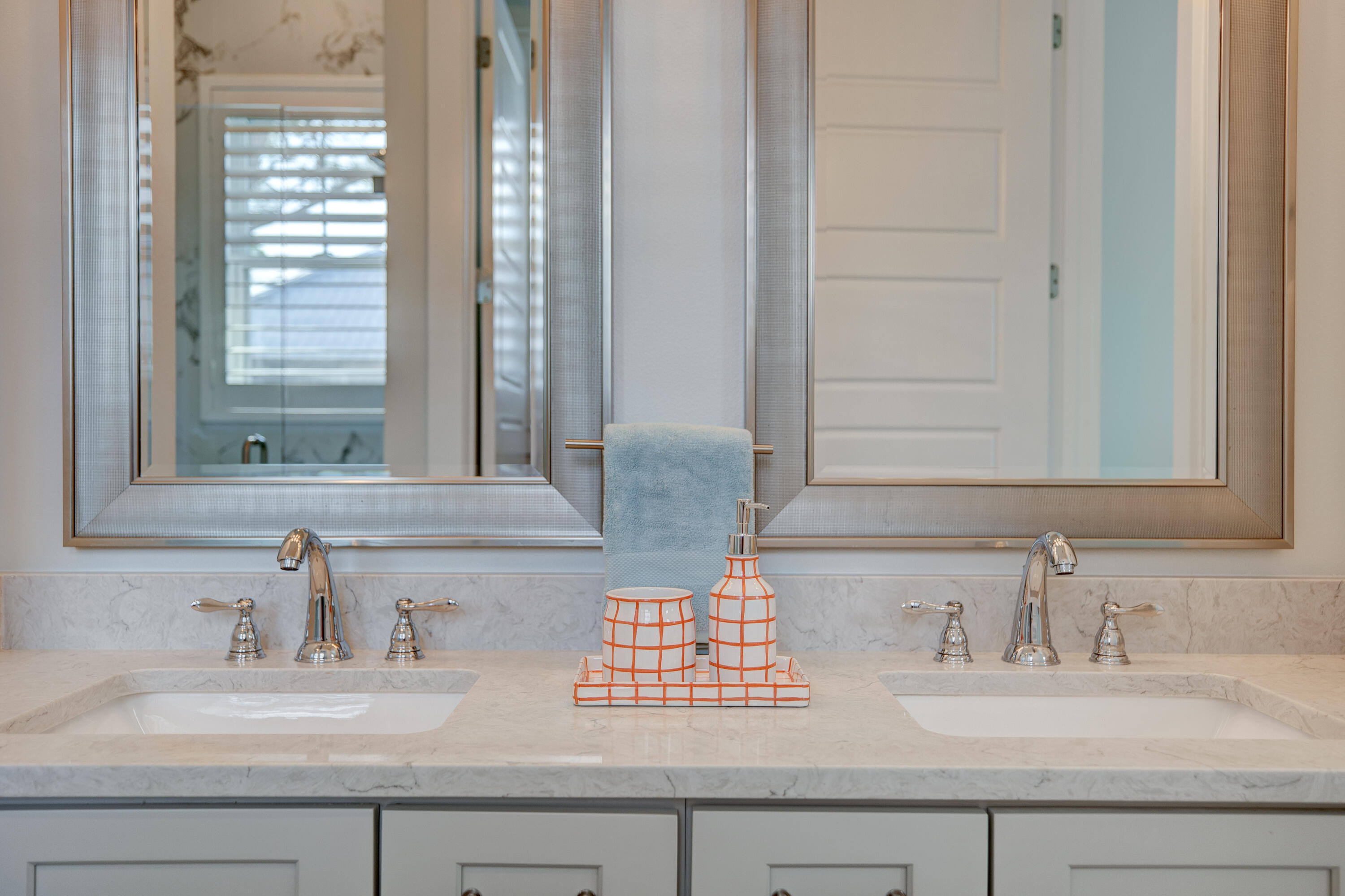 34 Gulfview Way Santa Rosa Beach, FL 32459 - Photo 28 of 54 a bathroom with sink and a mirror