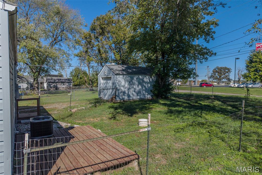 1161 Enfield Drive Lebanon, MO 65536 - Photo 24 of 44