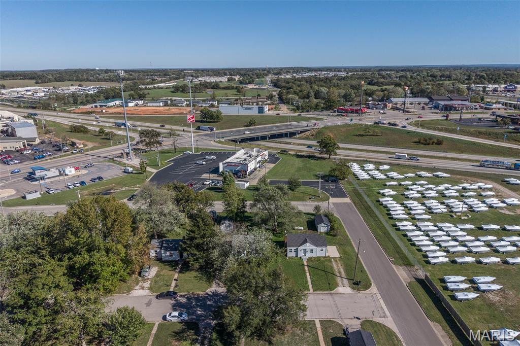 1161 Enfield Drive Lebanon, MO 65536 - Photo 38 of 44