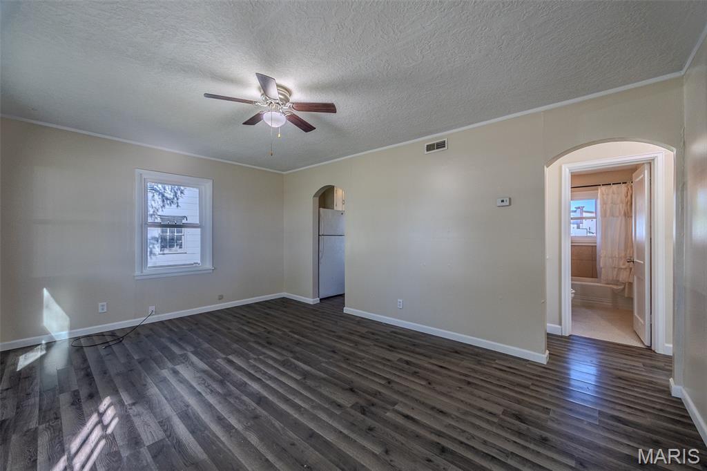 1161 Enfield Drive Lebanon, MO 65536 - Photo 4 of 44