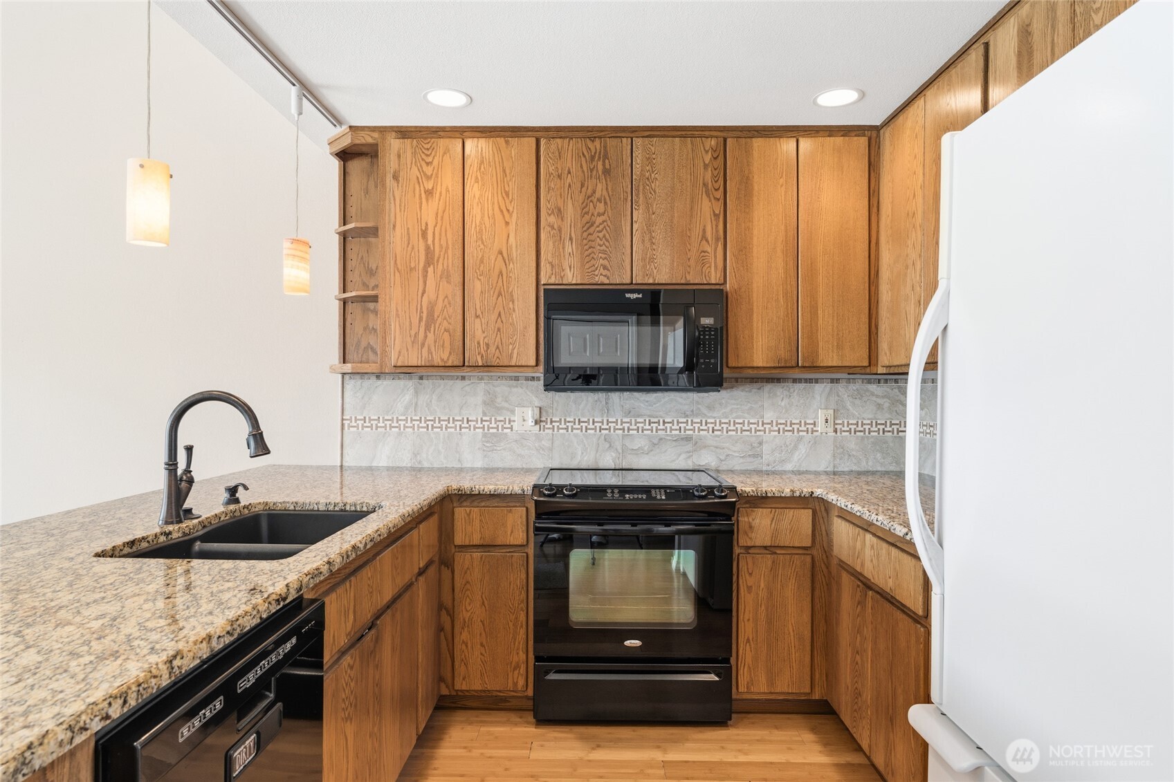 60 South Lakeshore Road, Unit 2L Chelan, WA 98816 - Photo 13 of 34