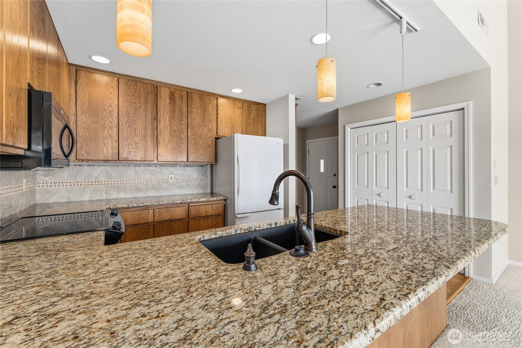 60 South Lakeshore Road, Unit 2L Chelan, WA 98816 - Photo 14 of 34