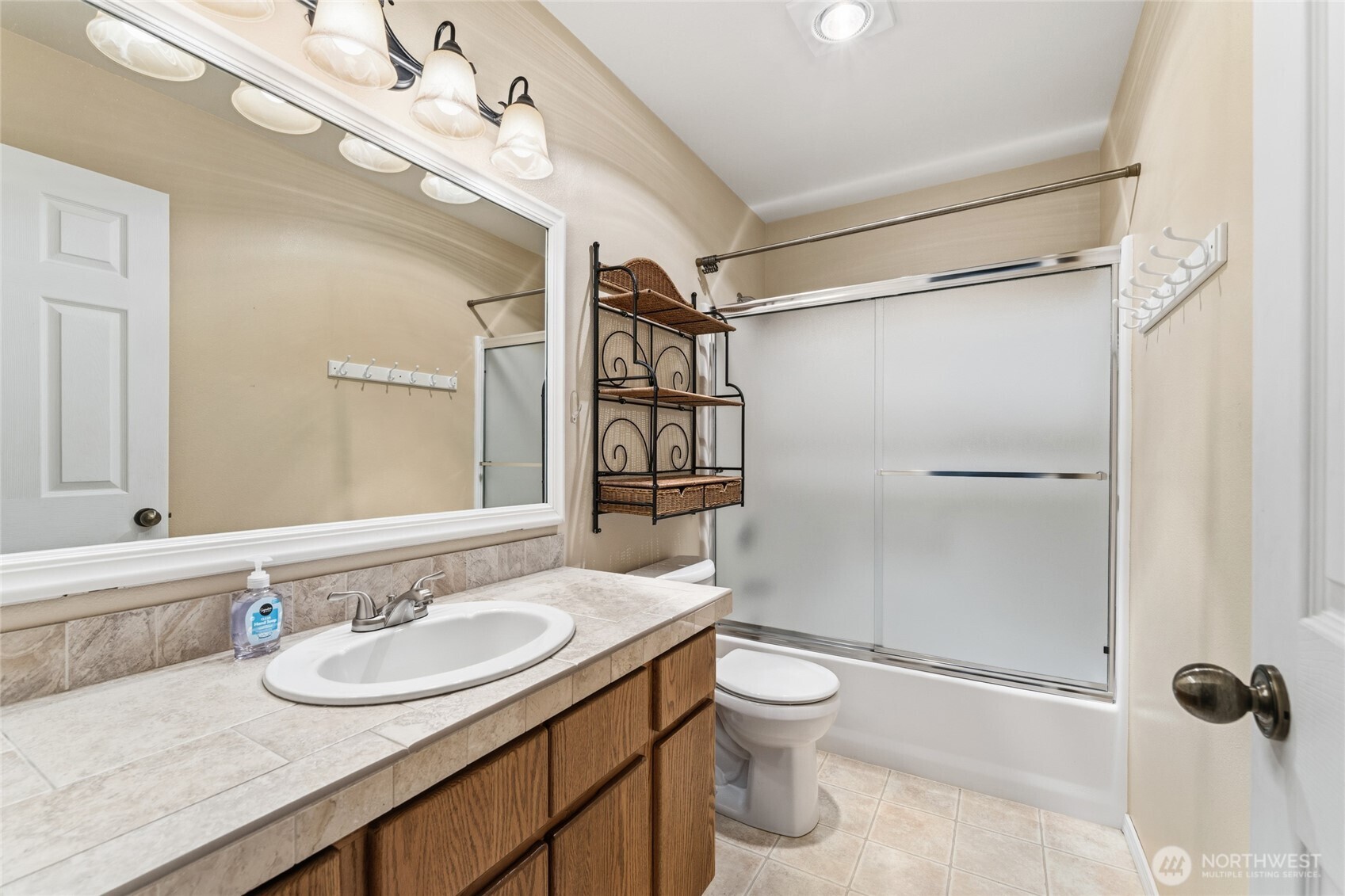 60 South Lakeshore Road, Unit 2L Chelan, WA 98816 - Photo 18 of 34