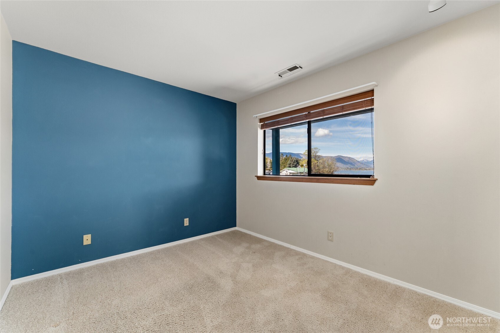 60 South Lakeshore Road, Unit 2L Chelan, WA 98816 - Photo 19 of 34