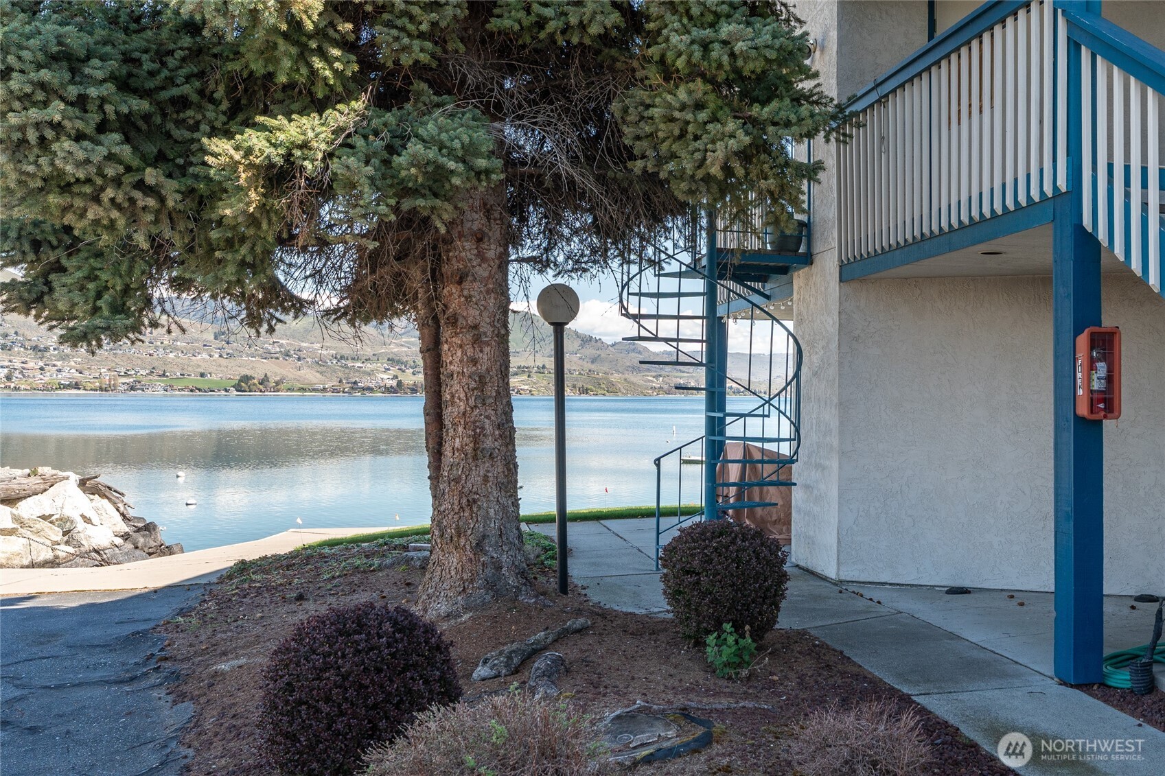 60 South Lakeshore Road, Unit 2L Chelan, WA 98816 - Photo 32 of 34