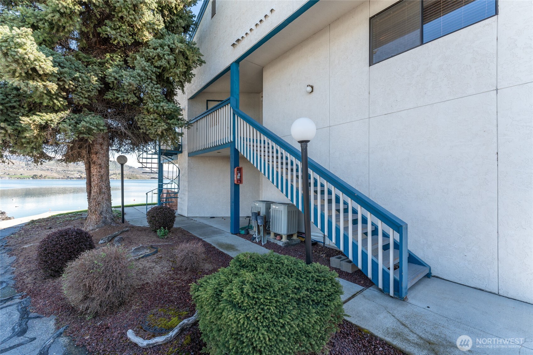 60 South Lakeshore Road, Unit 2L Chelan, WA 98816 - Photo 33 of 34