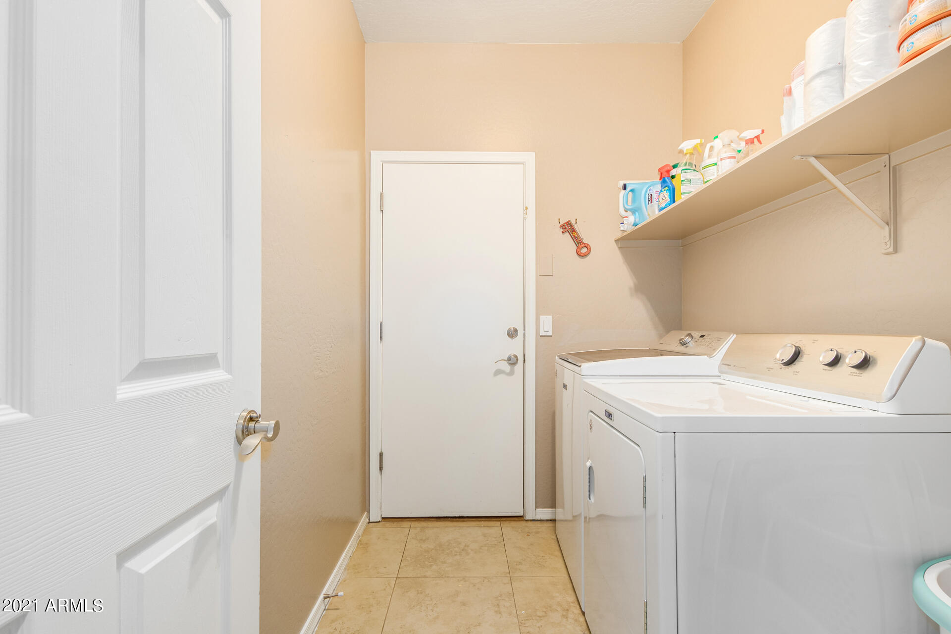 2217 West Harwell Rd. Phoenix, AZ 85041 - Photo 34 of 41 Laundr room