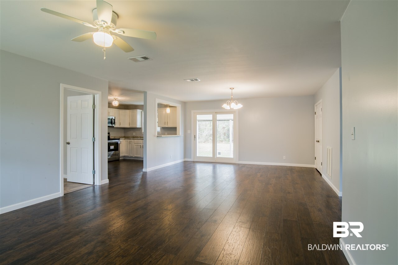510 South Juniper Street Foley, AL 36535 - Photo 5 of 23