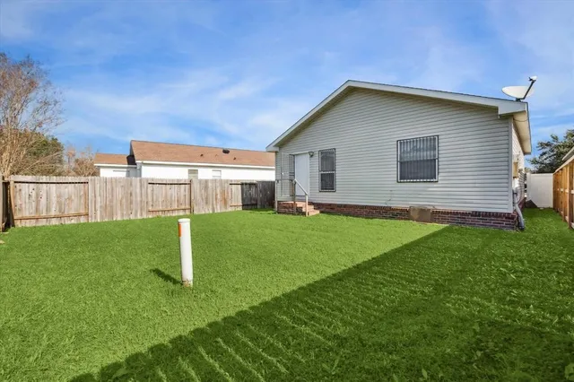 $1,600 | 10126 Summerberry Lane, Tomball, TX 77375