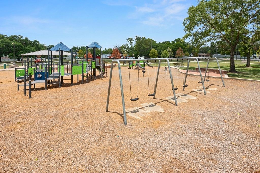 6809 Glass Street, Unit A Houston, TX 77016 - Photo 20 of 20 Another view of neighborhood park