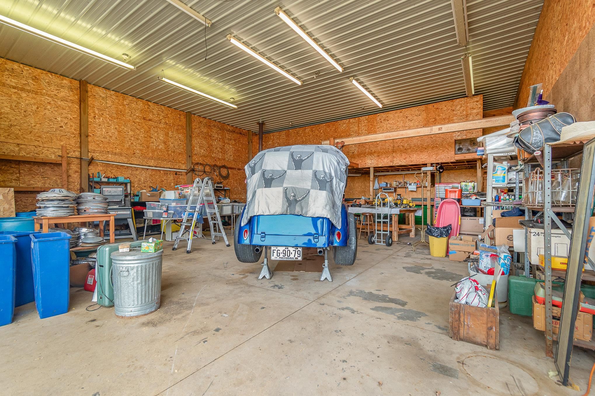 242 North Tuscola Road Bay City, MI 48708 - Photo 18 of 35