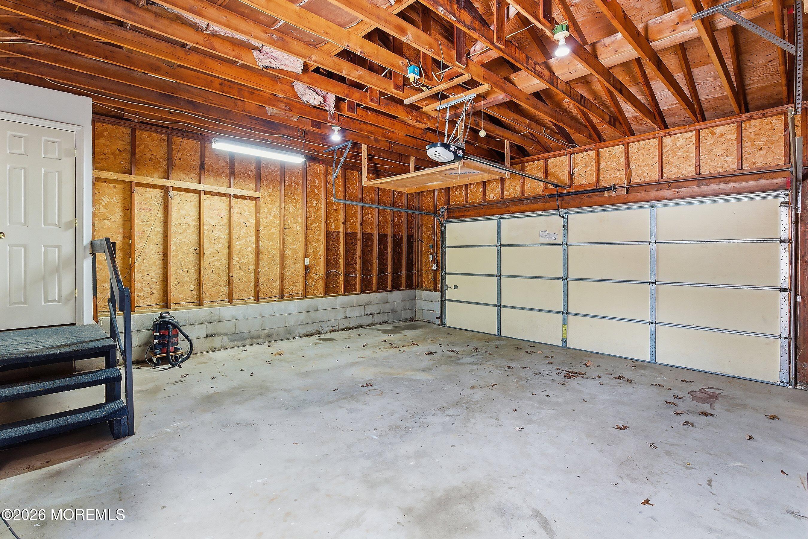 638 Freehold Road Jackson, NJ 08527 - Photo 28 of 34 28-Garage
