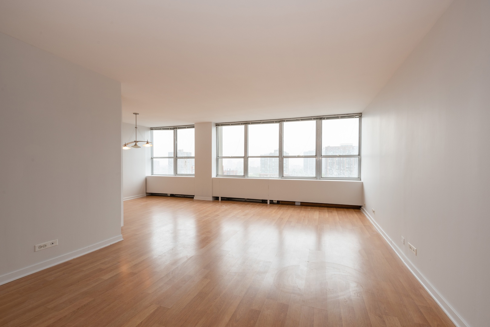 655 West Irving Park Road, Unit 1512 Chicago, IL 60613 - Photo 4 of 10