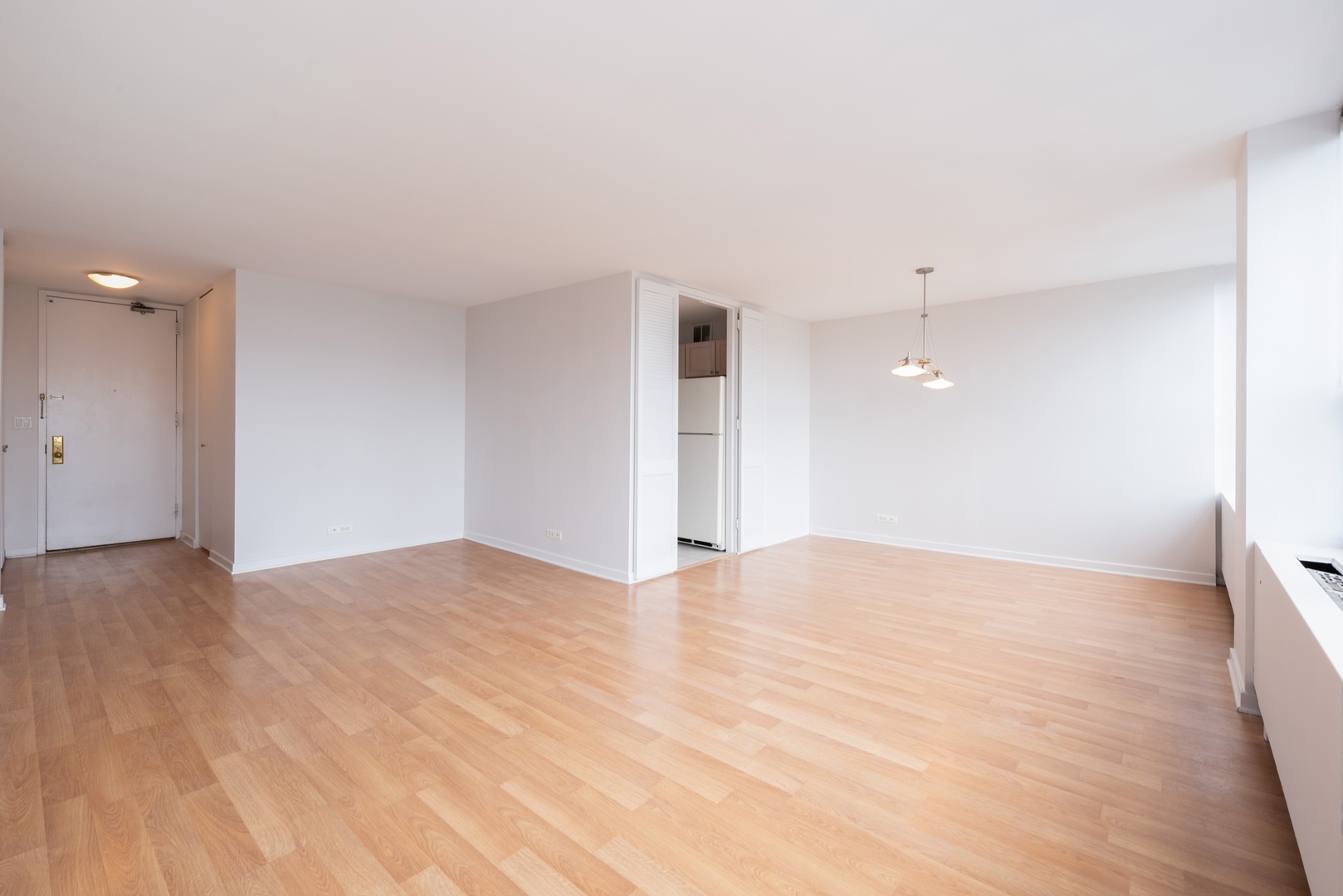 655 West Irving Park Road, Unit 1512 Chicago, IL 60613 - Photo 5 of 10