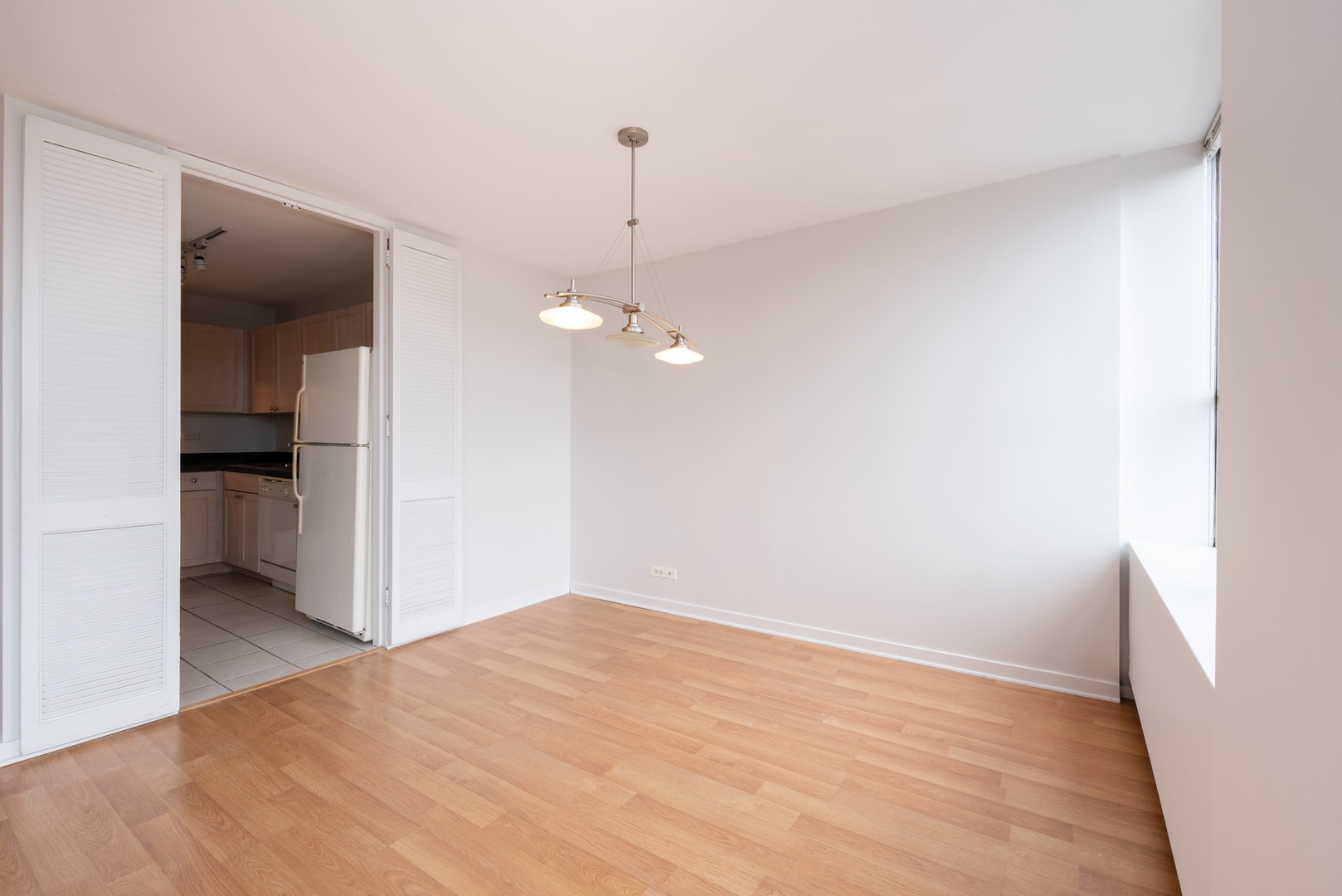655 West Irving Park Road, Unit 1512 Chicago, IL 60613 - Photo 7 of 10