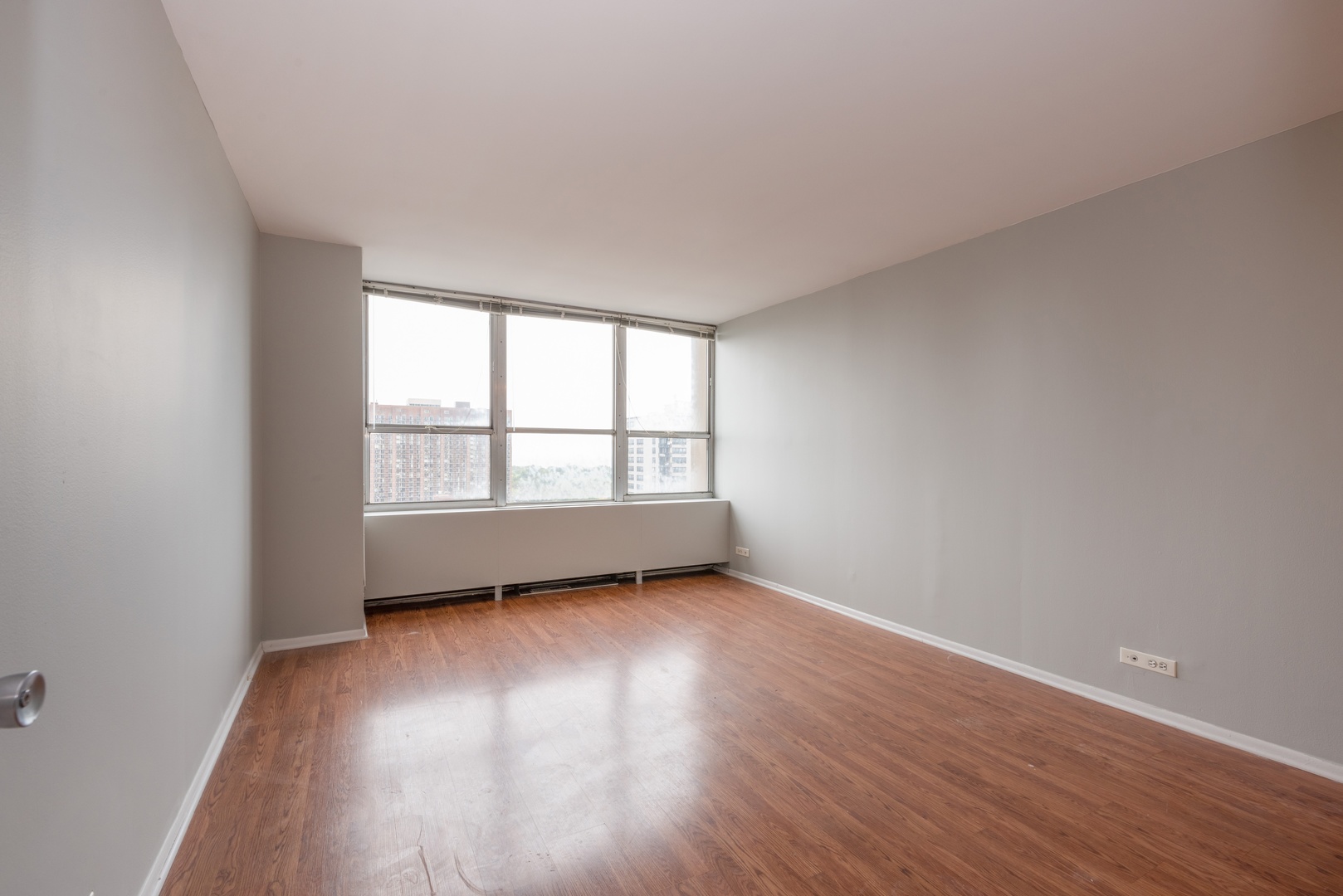 655 West Irving Park Road, Unit 1512 Chicago, IL 60613 - Photo 8 of 10
