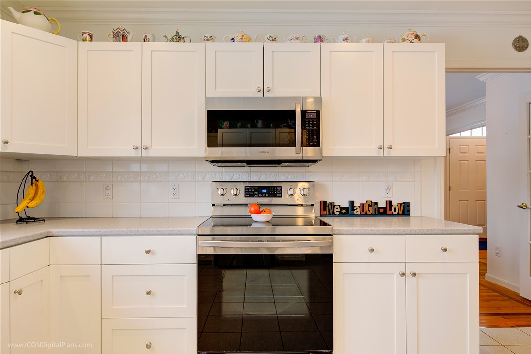 176 Poppasquash Road Bristol, RI 02809 - Photo 8 of 46 Gallery Image 8