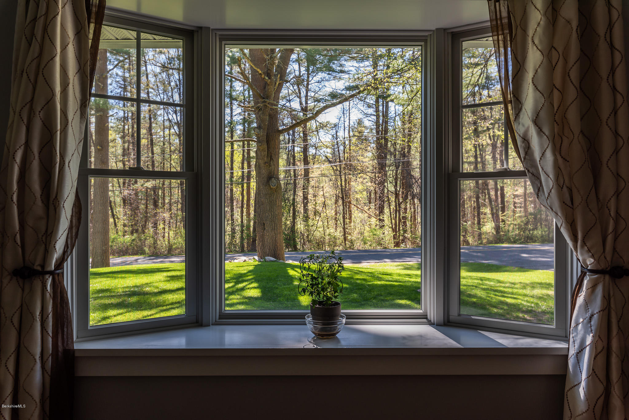 66 Creamery Road Egremont, MA 01230 - Photo 12 of 17 Screen - 66 Creamery Rd Egremont MA 0123