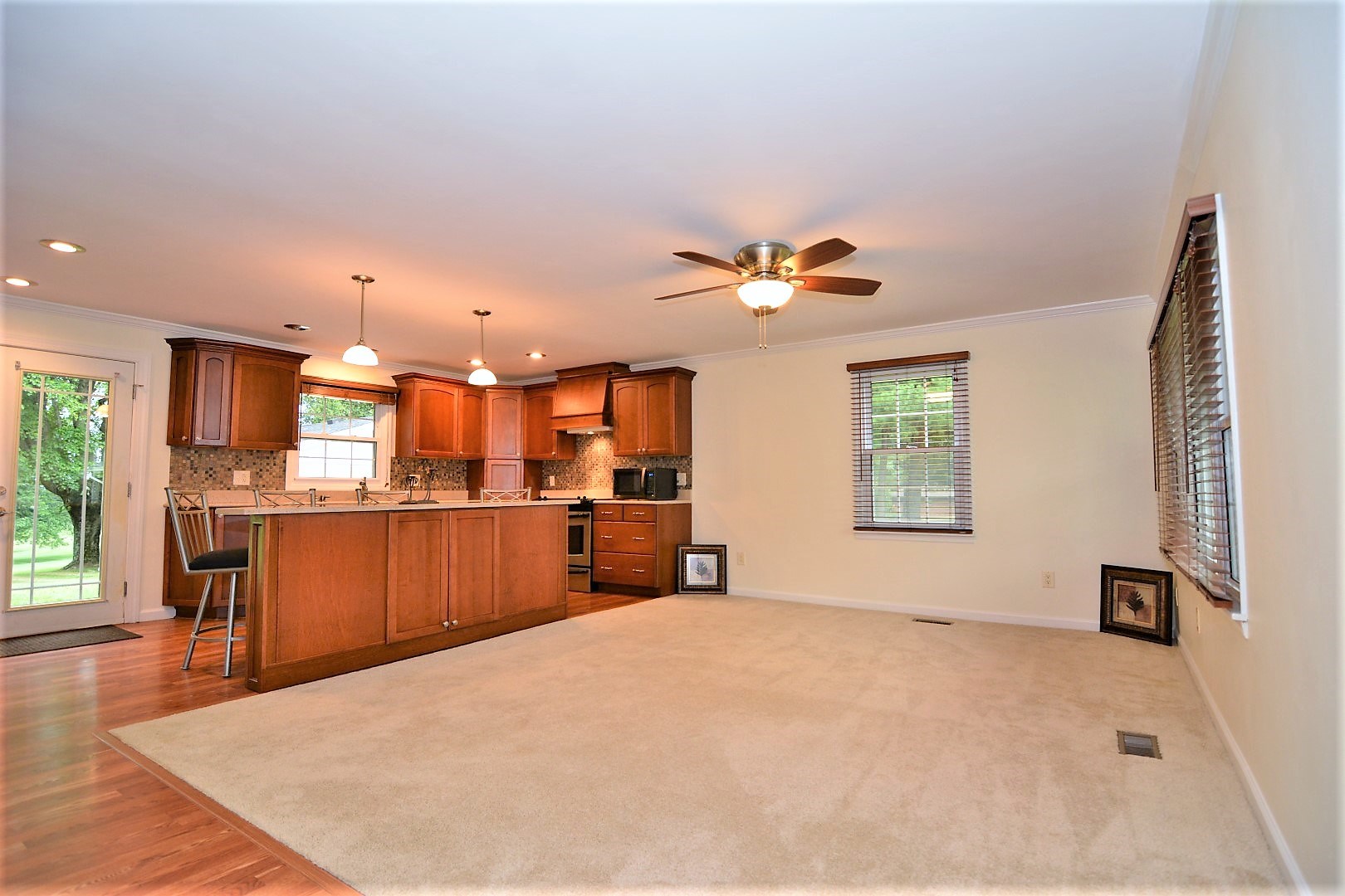 15260 Old State Road Evansville, IN 47725 - Photo 6 of 24 Gallery Image 6