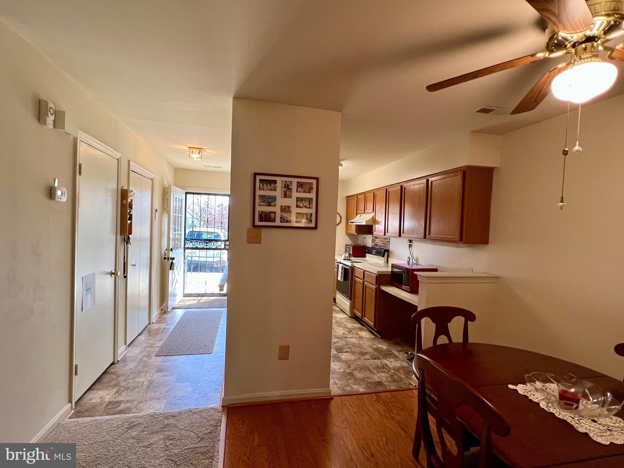 9278 Cherry Lane, Unit 95 Laurel, MD 20708 - Photo 7 of 28 Kitchen/foyer