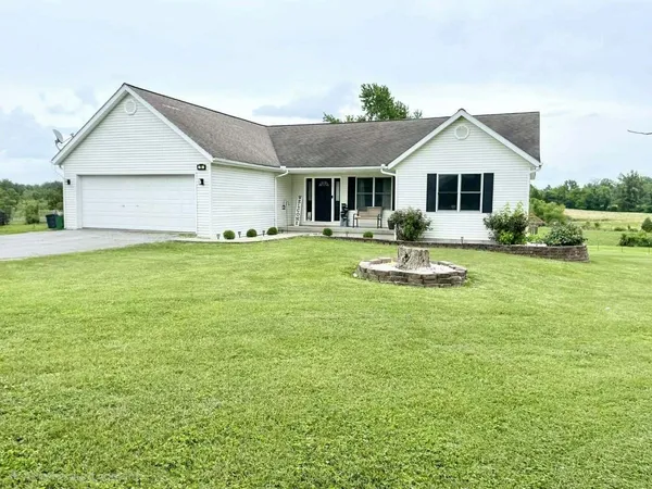 $345,000 | 19 Gregg Lane, Harrisburg, IL 62946
