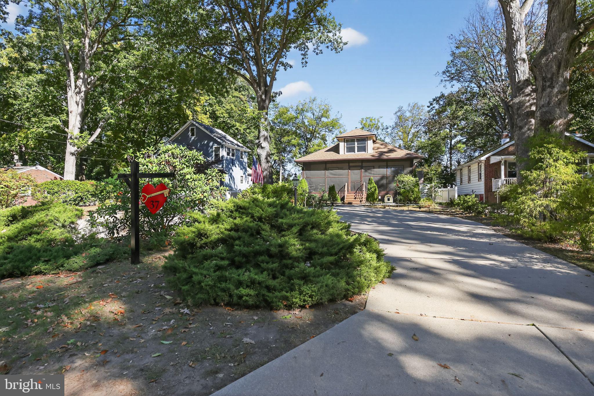 37 Pine Grove Avenue Clementon, NJ 08021 - Photo 27 of 28 a pathway of a house with a yard