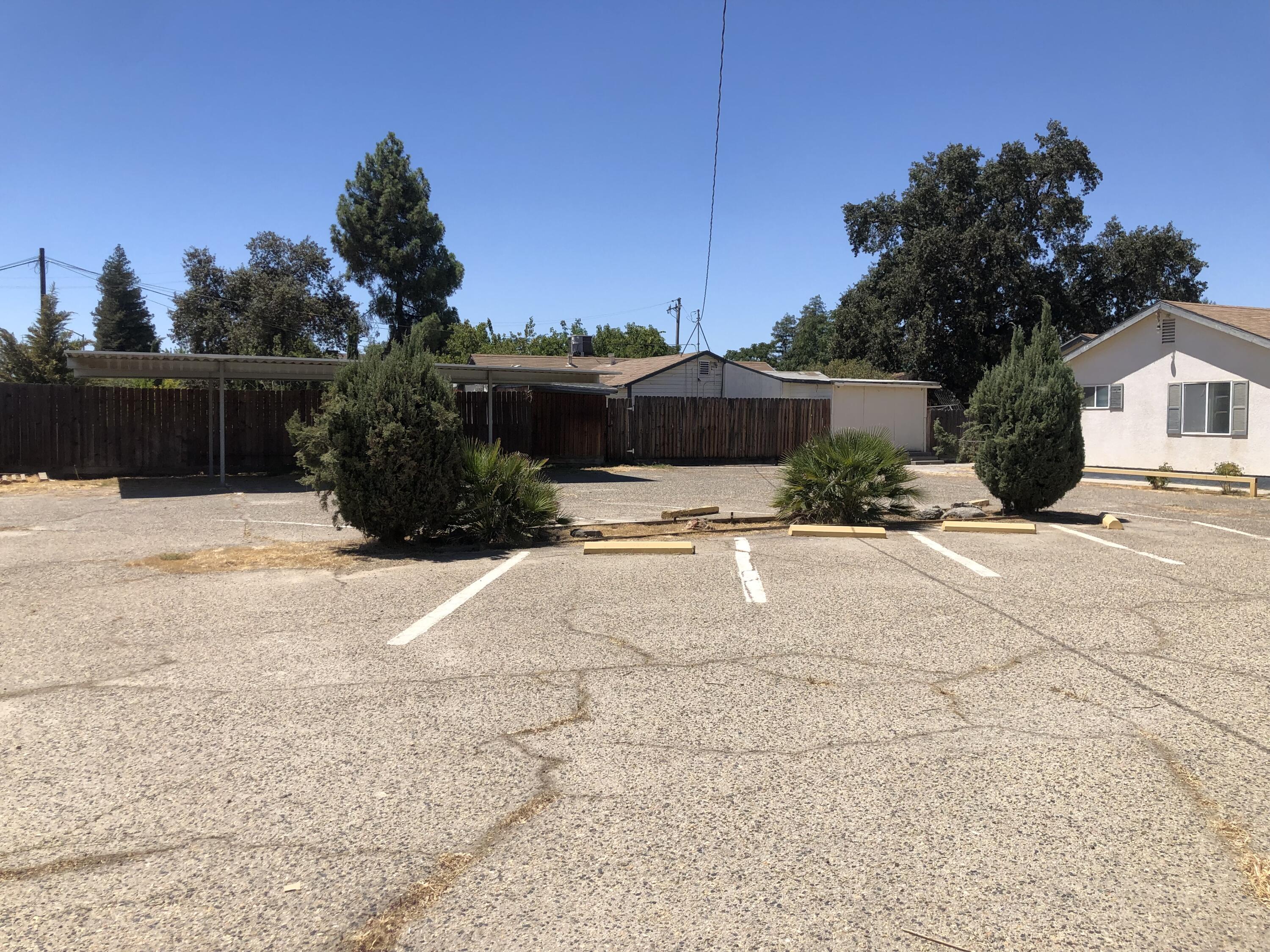 1590 East Dinuba Avenue Reedley, CA 93654 - Photo 4 of 26 IMG_0701