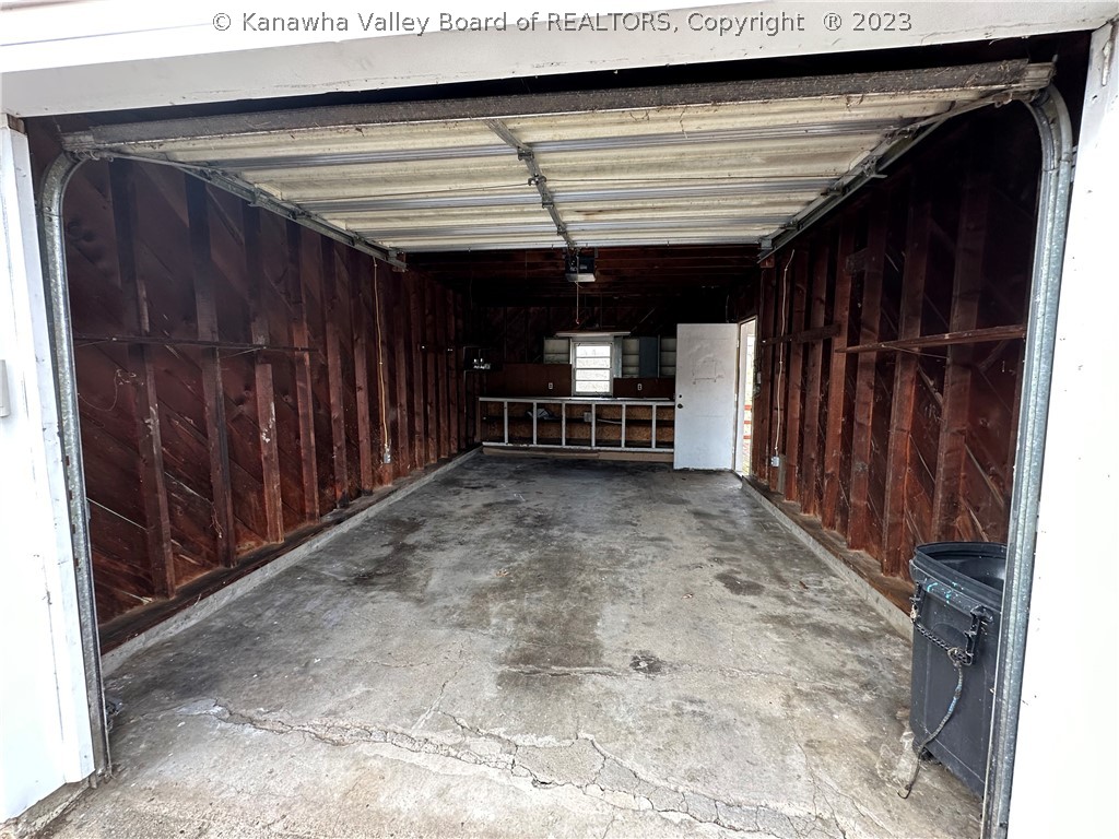 1941 Sandhill Road Point Pleasant, WV 25550 - Photo 22 of 25 Garage
