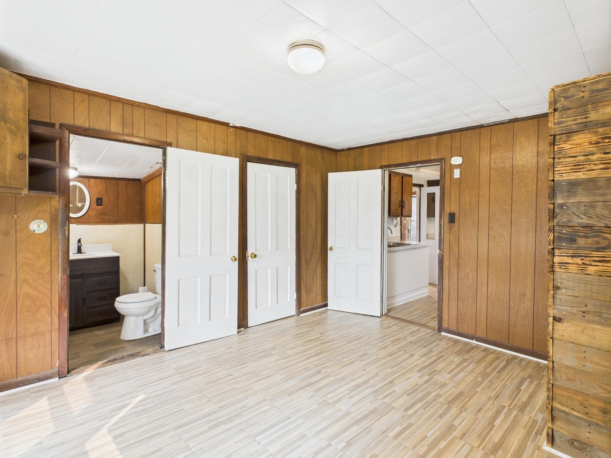 174 East Jackson Avenue Spring City, TN 37381 - Photo 17 of 28 a bathroom with a sink and a toilet