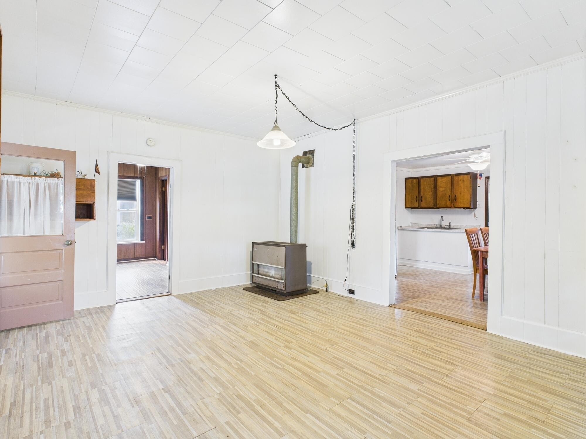 174 East Jackson Avenue Spring City, TN 37381 - Photo 5 of 28 a view of a room with wooden floor