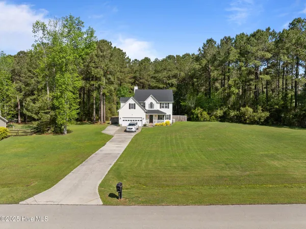 $2,200 | 215 Bishop Drive, Jacksonville, NC 28540