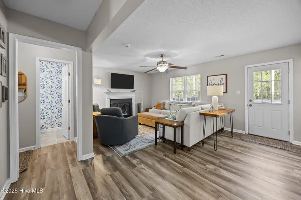 $2,200 | 215 Bishop Drive, Jacksonville, NC 28540