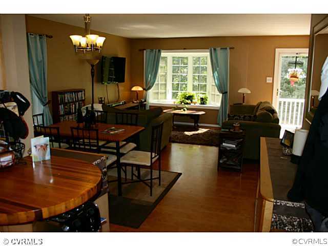 9112 East Patrick Henry Road Ashland, VA 23005 - Photo 7 of 11 Kitchen - Kitchen is open to Dining area and Famil