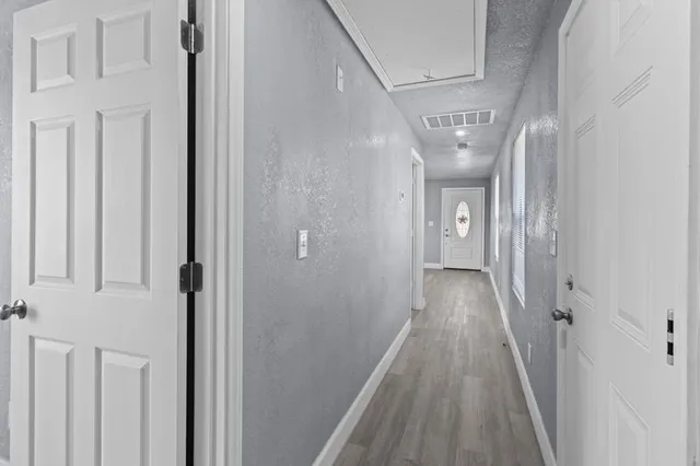 $1,250 | 308 Marshall Alley, Angleton, TX 77515